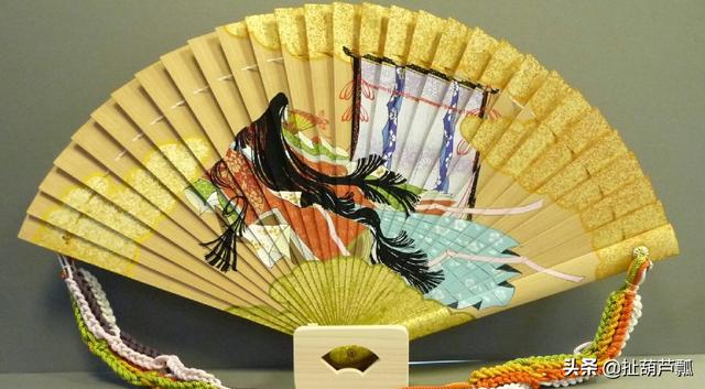 你認(rèn)為折扇算是中國的非物質(zhì)文化遺產(chǎn)嗎？