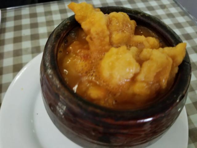 吃貨去哈爾濱一定要吃哪些當(dāng)?shù)氐男〕裕?></a></p>

<p>（5） 哈爾濱的燒烤也不錯可以嘗嘗，哈爾濱的燒烤，碳烤居多，生肉烤制，烤出來的味道，對食材要求挺高，再就是調(diào)料來加入。有幾個店可以推薦，于家燒烤，道外北十八道街84.老味燒烤，安達街34號</p>
<p><a href=